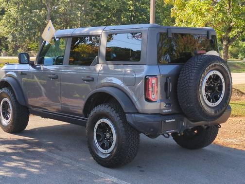 CARBONIZED GRAY METALLIC 2023 Ford Bronco BADLANDS