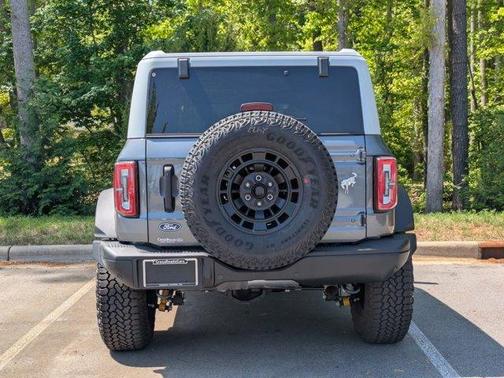Carbonized Gray Metallic 2026 Ford Bronco Badlands