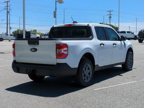 Oxford White 2026 Ford Maverick XLT
