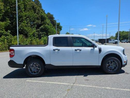 Oxford White 2026 Ford Maverick XLT