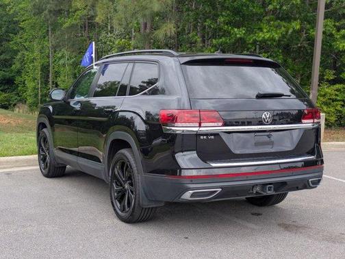 Deep Black Pearl Effect 2022 Volkswagen Atlas 3.6L SE w/Technology