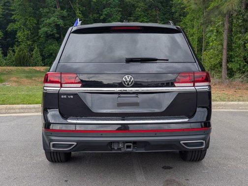Deep Black Pearl Effect 2022 Volkswagen Atlas 3.6L SE w/Technology