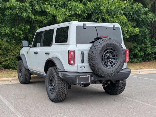 Avalanche Gray 2026 Ford Bronco Badlands