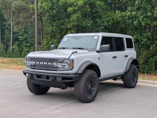 Avalanche Gray 2026 Ford Bronco Badlands