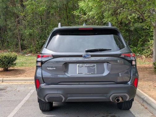Magnetite Gray Metallic 2025 Subaru Forester Limited