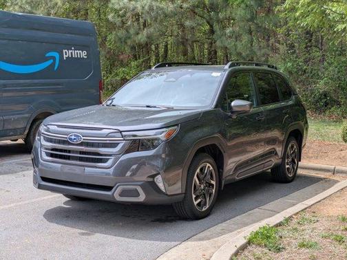 Magnetite Gray Metallic 2025 Subaru Forester Limited