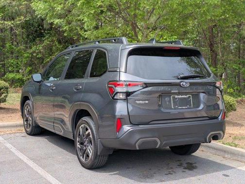 Magnetite Gray Metallic 2025 Subaru Forester Limited