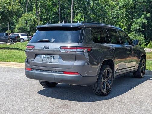 Metallic 2023 Jeep Grand Cherokee L Laredo