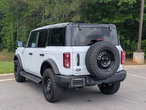 Oxford White 2026 Ford Bronco Outer Banks