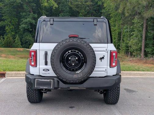 Oxford White 2026 Ford Bronco Outer Banks