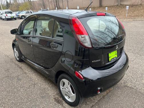 2016 Mitsubishi i-MiEV ES