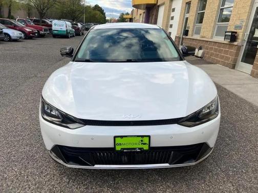 Snow White Pearl 2023 Kia EV6 Wind