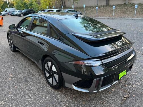 2024 Hyundai IONIQ 6 SE