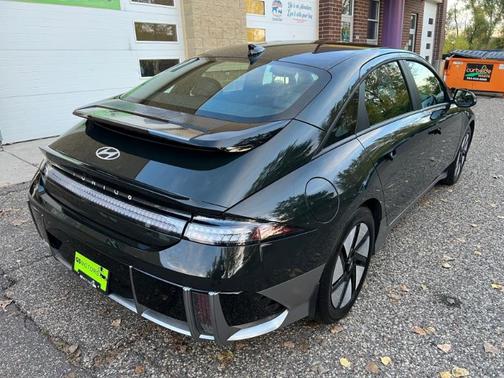 2024 Hyundai IONIQ 6 SE