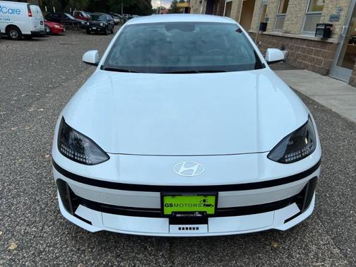 2024 Hyundai IONIQ 6 SE