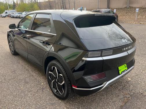 2023 Hyundai IONIQ 5 SE