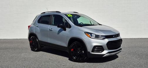 Silver Ice Metallic 2020 Chevrolet Trax LT