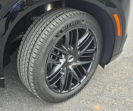 2025 Cadillac Escalade IQ Sport 1