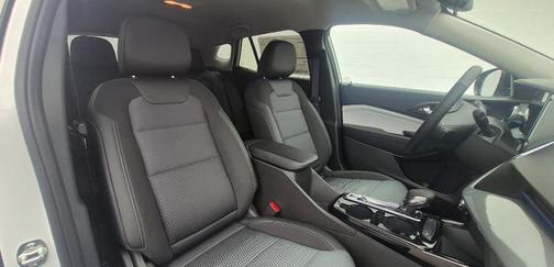 Summit White 2026 Chevrolet Trax LT