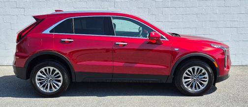 2025 Cadillac XT4 Premium Luxury