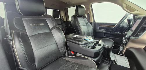 Bright White Clearcoat 2022 RAM 2500 Laramie