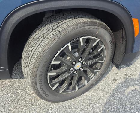 Lakeshore Blue 2026 Chevrolet Traverse LT