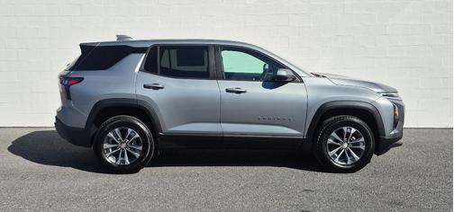 Sterling Gray Metallic 2026 Chevrolet Equinox LT