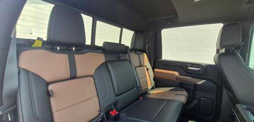 Iridescent Pearl Tricoat 2023 Chevrolet Silverado 2500 High Country
