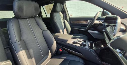 2026 Cadillac VISTIQ Luxury