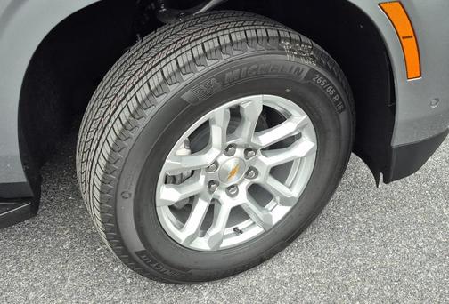Sterling Gray Metallic 2026 Chevrolet Suburban LT