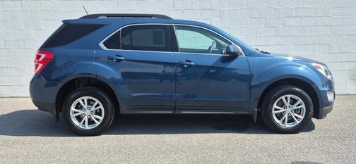 Patriot Blue Metallic 2017 Chevrolet Equinox LT