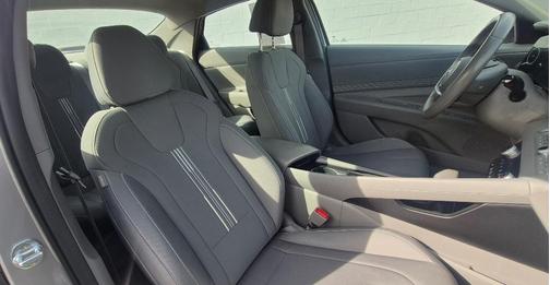 Shimmering Silver 2023 Hyundai ELANTRA SEL