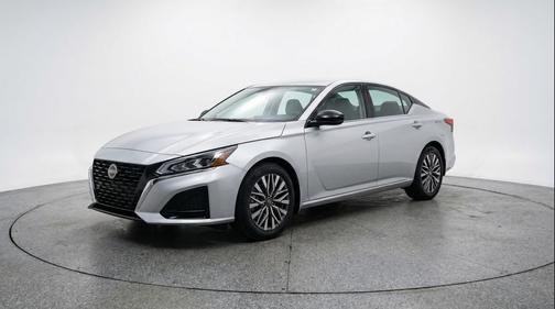 Brilliant Silver Metallic 2026 Nissan Altima SV FWD