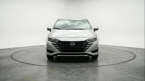 Brilliant Silver Metallic 2025 Nissan Versa 1.6 SV
