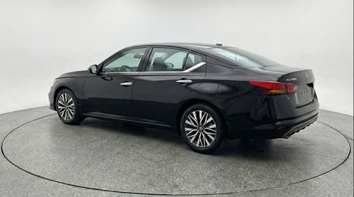 Super Black 2025 Nissan Altima SV FWD
