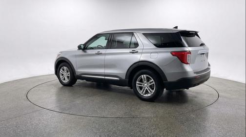 Iconic Silver Metallic 2024 Ford Explorer XLT