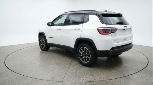 Bright White Clearcoat 2025 Jeep Compass Trailhawk