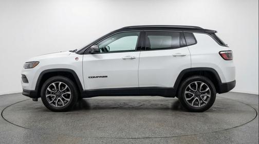 Bright White Clearcoat 2025 Jeep Compass Trailhawk