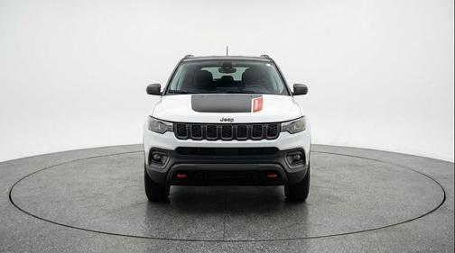 Bright White Clearcoat 2025 Jeep Compass Trailhawk