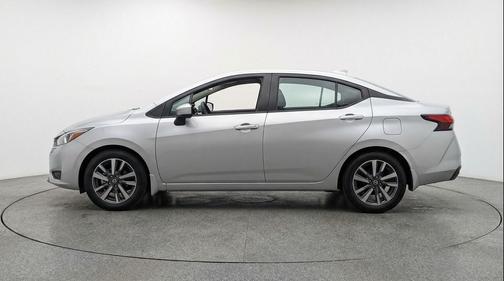 Brilliant Silver Metallic 2025 Nissan Versa 1.6 SV