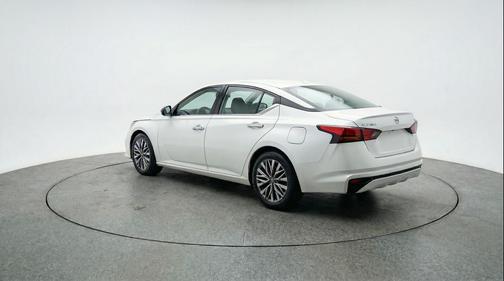 Glacier White 2025 Nissan Altima SV FWD