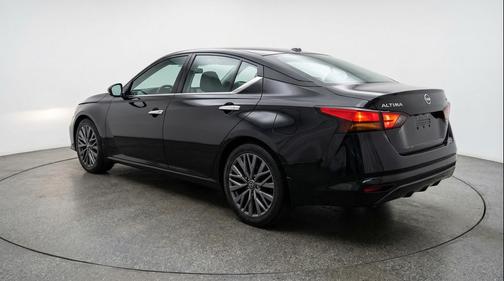 Super Black 2025 Nissan Altima SV FWD