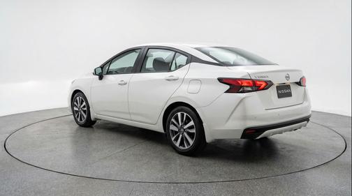 Aspen White Tricoat 2025 Nissan Versa 1.6 SV