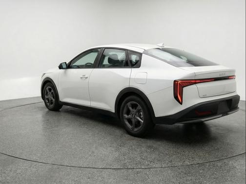 Snow White Pearl 2025 Kia K4 LXS
