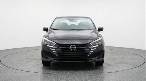 Super Black 2025 Nissan Versa 1.6 SV