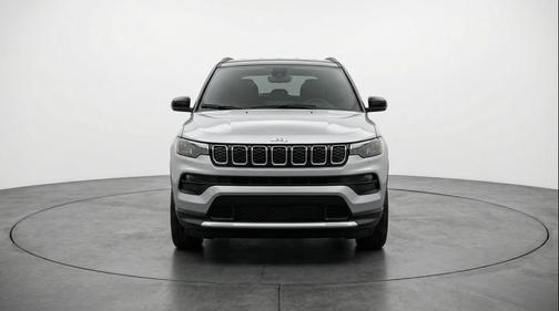 Silver Zynith Metallic Clearcoat 2025 Jeep Compass Limited