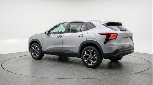 Sterling Gray Metallic 2025 Chevrolet Trax LT