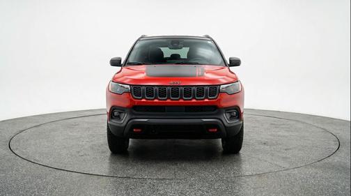 Red Hot Pearlcoat 2025 Jeep Compass Trailhawk