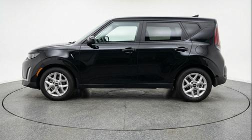 Fusion Black 2025 Kia Soul LX