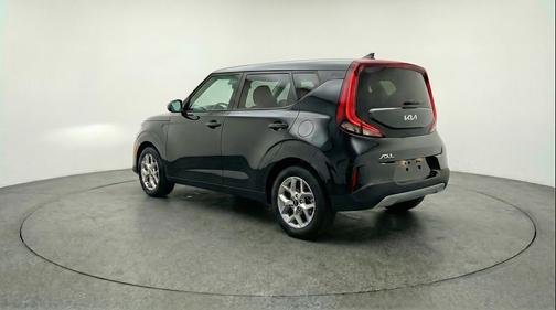 Fusion Black 2025 Kia Soul LX